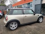 Mini Cooper bei Sportwagen.expert - Abbildung (4 / 12)