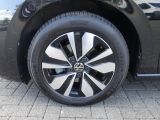 VW Golf VIII bei Sportwagen.expert - Abbildung (8 / 15)