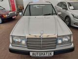 Mercedes-Benz 230 bei Sportwagen.expert - Abbildung (5 / 15)