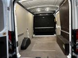 Ford Transit bei Sportwagen.expert - Abbildung (13 / 15)