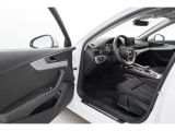 Audi A4 bei Sportwagen.expert - Abbildung (9 / 15)
