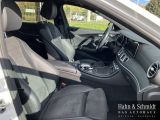 Mercedes-Benz E-Klasse bei Sportwagen.expert - Abbildung (4 / 10) Mercedes-Benz E-Klasse bei Sportwagen.expert - Abbildung (4 / 10)