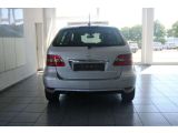 Mercedes-Benz B-Klasse bei Sportwagen.expert - Abbildung (8 / 9)