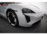 Porsche Taycan bei Sportwagen.expert - Abbildung (8 / 15)