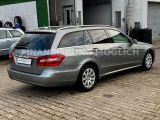 Mercedes-Benz E-Klasse bei Sportwagen.expert - Abbildung (4 / 15)