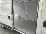 Opel Movano bei Sportwagen.expert - Abbildung (13 / 14)