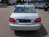 Mercedes-Benz E-Klasse bei Sportwagen.expert - Abbildung (6 / 15)