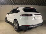 Porsche Cayenne bei Sportwagen.expert - Abbildung (4 / 15)