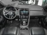 Jaguar E-Pace bei Sportwagen.expert - Abbildung (4 / 15)