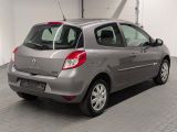 Renault Clio bei Sportwagen.expert - Abbildung (4 / 15)