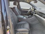 VW Touareg bei Sportwagen.expert - Abbildung (13 / 15)