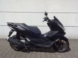 Honda 125 bei Sportwagen.expert - Abbildung (12 / 15)