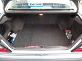 Mercedes-Benz 260 bei Sportwagen.expert - Abbildung (12 / 15)