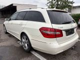 Mercedes-Benz E-Klasse bei Sportwagen.expert - Abbildung (5 / 15) Mercedes-Benz E-Klasse bei Sportwagen.expert - Abbildung (5 / 15)