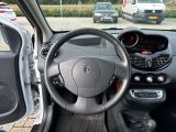 Renault Twingo bei Sportwagen.expert - Abbildung (13 / 15)