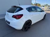 Opel Astra bei Sportwagen.expert - Abbildung (4 / 12)