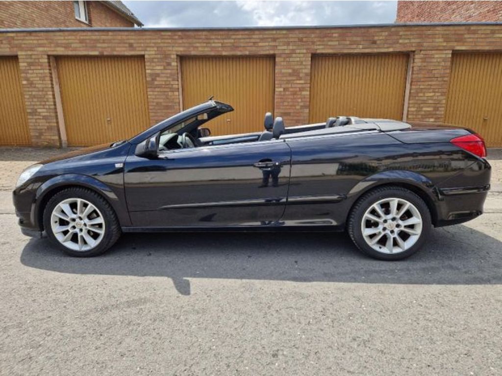 Opel Astra bei Sportwagen.expert - Hauptabbildung Opel Astra bei Sportwagen.expert - Hauptabbildung