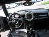 Mini Cooper S Cabrio bei Sportwagen.expert - Abbildung (9 / 15)