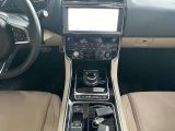 Jaguar XE bei Sportwagen.expert - Abbildung (14 / 15)