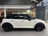Mini Cooper bei Sportwagen.expert - Abbildung (3 / 15)