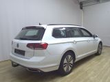 VW Passat bei Sportwagen.expert - Abbildung (4 / 15)