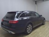 Mercedes-Benz E 4M bei Sportwagen.expert - Abbildung (4 / 15)