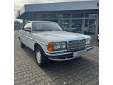 Mercedes-Benz 230 bei Sportwagen.expert - Abbildung (4 / 14) Mercedes-Benz 230 bei Sportwagen.expert - Abbildung (4 / 14)