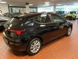 Opel Astra bei Sportwagen.expert - Abbildung (3 / 10)