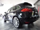 Porsche Cayenne bei Sportwagen.expert - Abbildung (8 / 15)