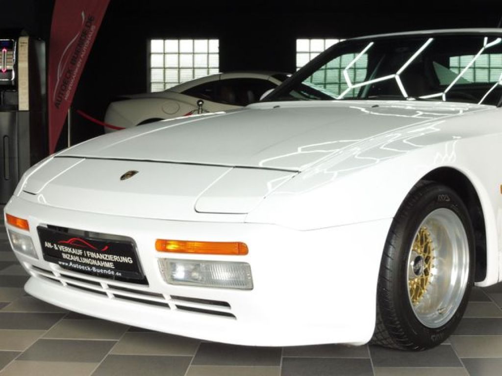 Porsche 924 bei Sportwagen.expert - Hauptabbildung Porsche 924 bei Sportwagen.expert - Hauptabbildung