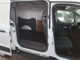 Ford Transit bei Sportwagen.expert - Abbildung (15 / 15)