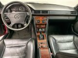 Mercedes-Benz E-Klasse bei Sportwagen.expert - Abbildung (11 / 15)