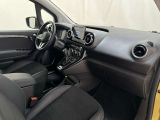 Mercedes-Benz 200 bei Sportwagen.expert - Abbildung (12 / 15)