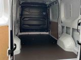 Nissan Interstar bei Sportwagen.expert - Abbildung (7 / 15)