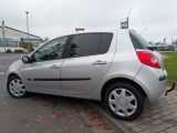 Renault Clio bei Sportwagen.expert - Abbildung (8 / 15) Renault Clio bei Sportwagen.expert - Abbildung (8 / 15)