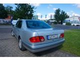 Mercedes-Benz E-Klasse bei Sportwagen.expert - Abbildung (9 / 15)