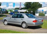 Mercedes-Benz E-Klasse bei Sportwagen.expert - Abbildung (4 / 15)