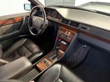 Mercedes-Benz 300 bei Sportwagen.expert - Abbildung (2 / 15)