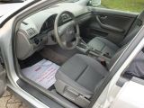 Audi A4 bei Sportwagen.expert - Abbildung (5 / 15)