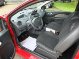 Renault Twingo bei Sportwagen.expert - Abbildung (6 / 15)