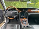 Jaguar XJ8 bei Sportwagen.expert - Abbildung (10 / 15)