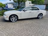 Jaguar XJ8 bei Sportwagen.expert - Abbildung (3 / 15) Jaguar XJ8 bei Sportwagen.expert - Abbildung (3 / 15)