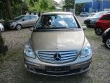 Mercedes-Benz B-Klasse bei Sportwagen.expert - Abbildung (2 / 13)