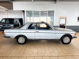 Mercedes-Benz 230 bei Sportwagen.expert - Abbildung (8 / 10)