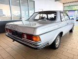 Mercedes-Benz 230 bei Sportwagen.expert - Abbildung (5 / 10)
