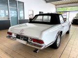 Mercedes-Benz 230 bei Sportwagen.expert - Abbildung (7 / 10)