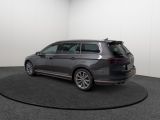 VW Passat bei Sportwagen.expert - Abbildung (4 / 15)
