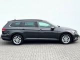 VW Passat bei Sportwagen.expert - Abbildung (4 / 15)