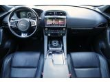 Jaguar F-Pace bei Sportwagen.expert - Abbildung (4 / 15)