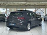 VW Golf VIII bei Sportwagen.expert - Abbildung (2 / 15)